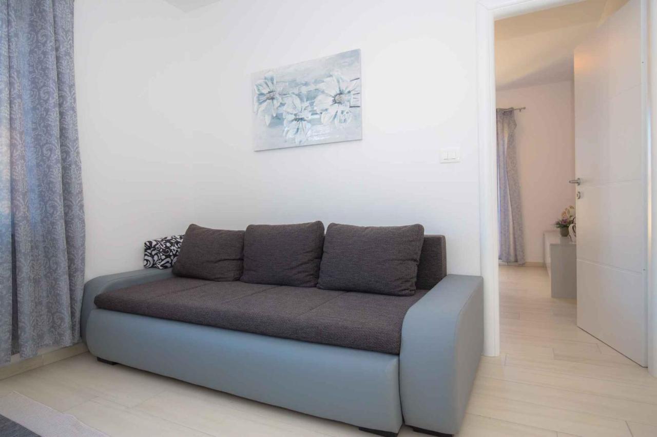 Apartments In Rogoznica 40364 Exterior photo